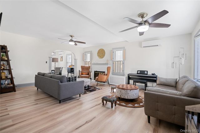 408 Wellington Road, Mineola, NY 11501