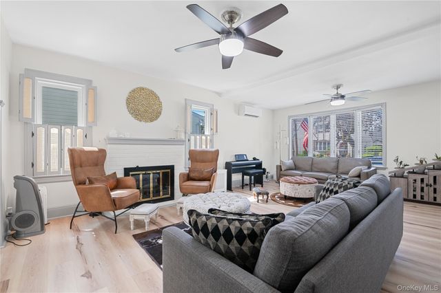 408 Wellington Road, Mineola, NY 11501