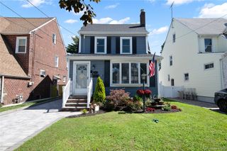 408 Wellington Road, Mineola, NY 11501