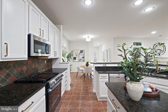 845 LAKE VARUNA DR, Gaithersburg, MD 20878