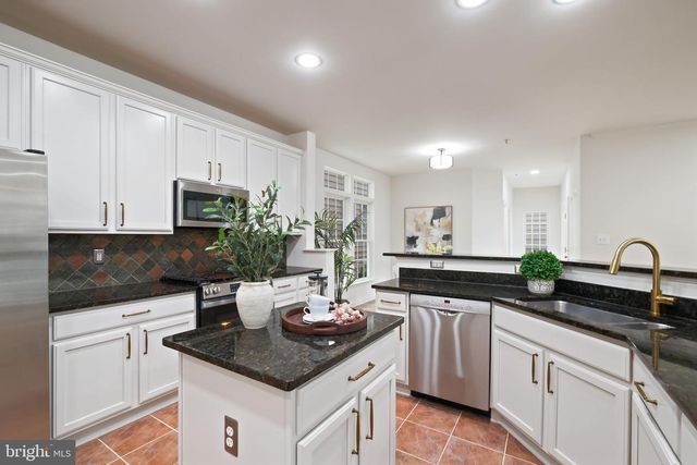 845 LAKE VARUNA DR, Gaithersburg, MD 20878
