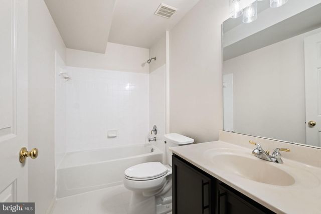 845 LAKE VARUNA DR, Gaithersburg, MD 20878
