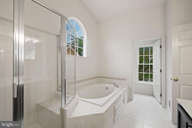 845 LAKE VARUNA DR, Gaithersburg, MD 20878