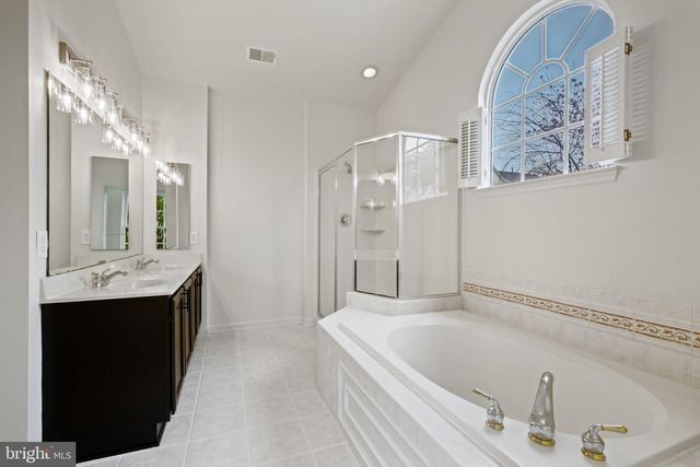 845 LAKE VARUNA DR, Gaithersburg, MD 20878