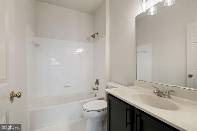 845 LAKE VARUNA DR, Gaithersburg, MD 20878
