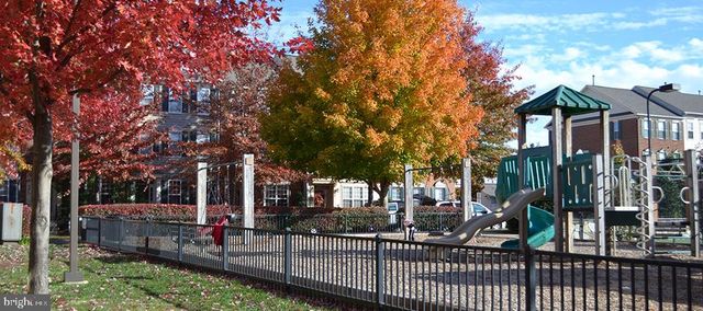 845 LAKE VARUNA DR, Gaithersburg, MD 20878