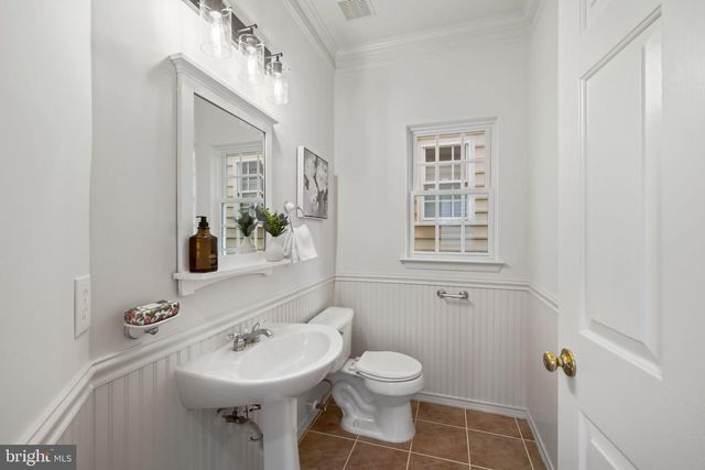 845 LAKE VARUNA DR, Gaithersburg, MD 20878