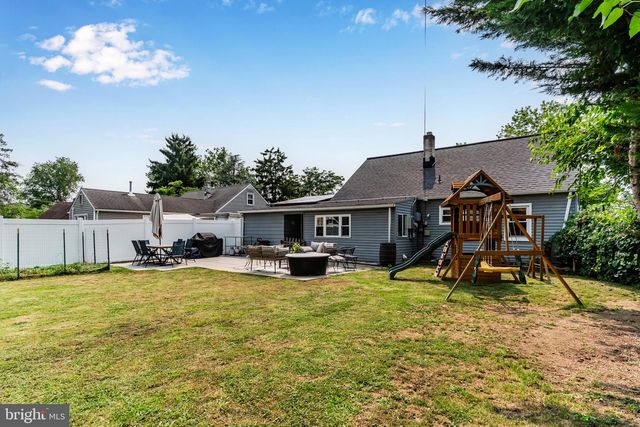 329 CHARLES RD, Mechanicsburg, PA 17050