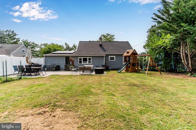329 CHARLES RD, Mechanicsburg, PA 17050