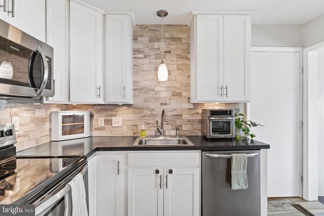 329 CHARLES RD, Mechanicsburg, PA 17050