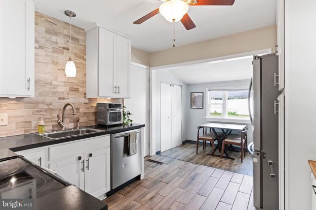 329 CHARLES RD, Mechanicsburg, PA 17050