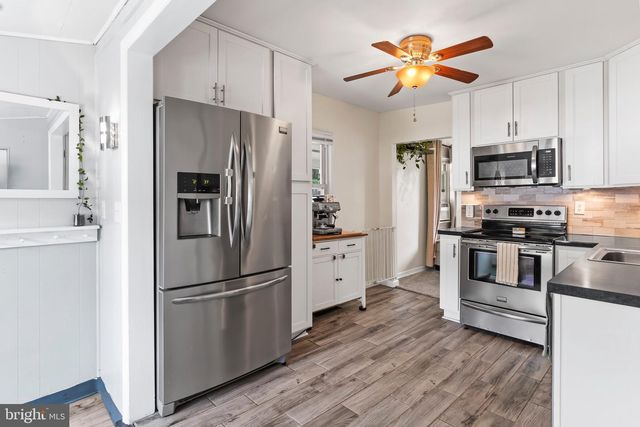 329 CHARLES RD, Mechanicsburg, PA 17050