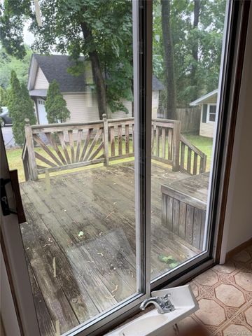 45 S Middletown Road, Pearl River, NY 10965