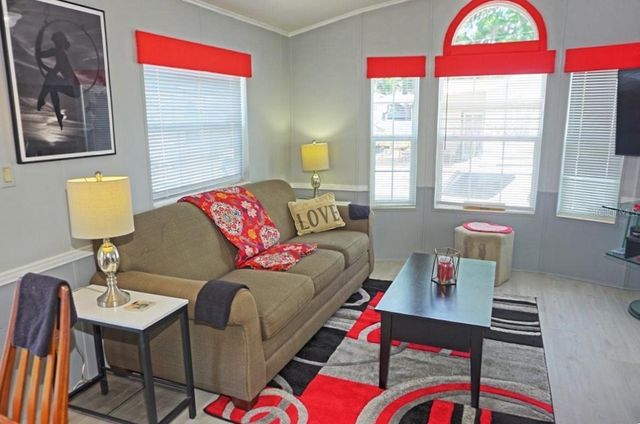 21183 LAZY DAYS CIRCLE, Lutz, FL 33558