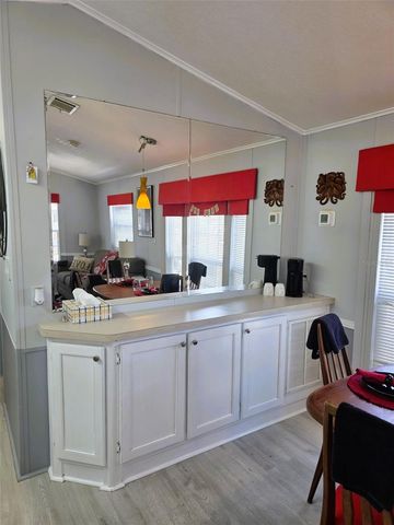 21183 LAZY DAYS CIRCLE, Lutz, FL 33558