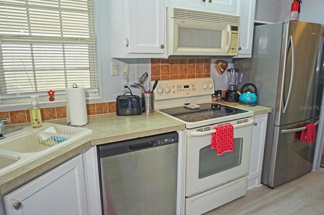 21183 LAZY DAYS CIRCLE, Lutz, FL 33558