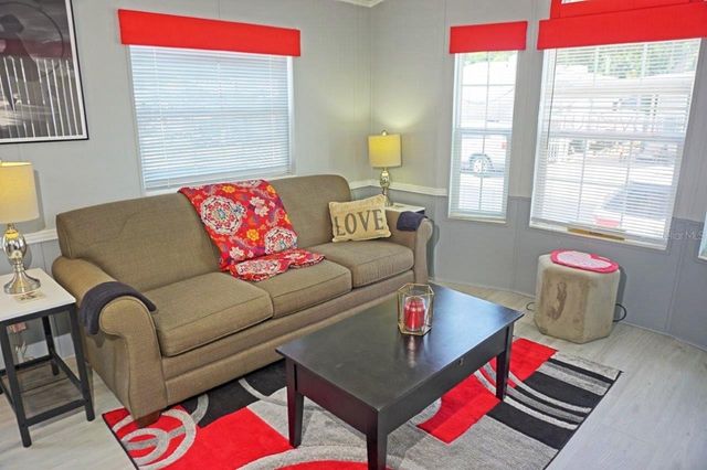 21183 LAZY DAYS CIRCLE, Lutz, FL 33558