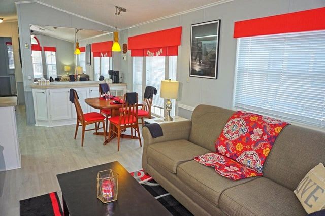 21183 LAZY DAYS CIRCLE, Lutz, FL 33558