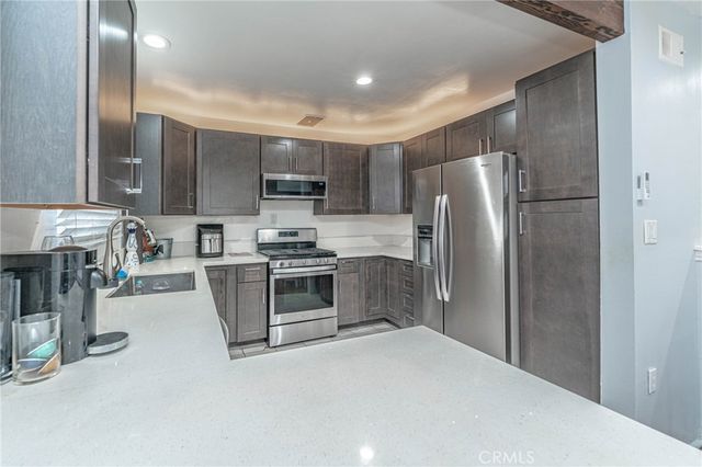 325 Cedar, Long Beach, CA 90802