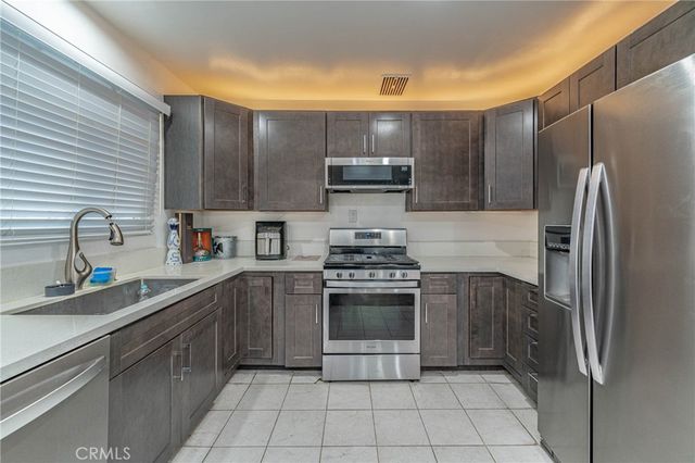 325 Cedar, Long Beach, CA 90802