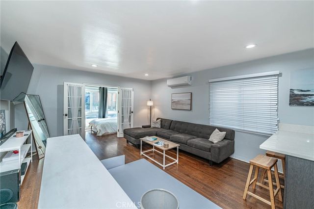 325 Cedar, Long Beach, CA 90802