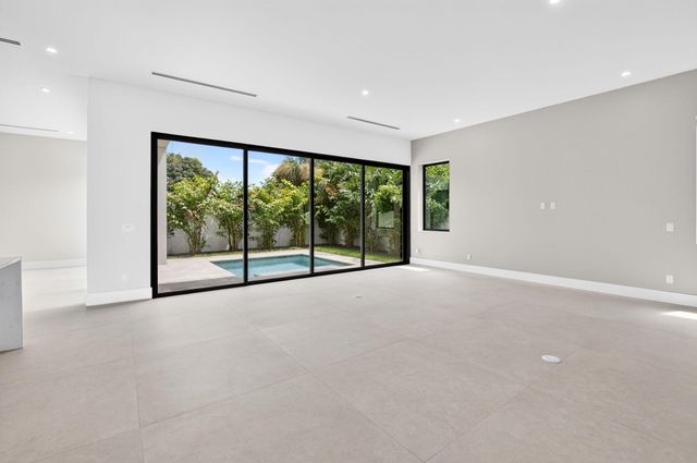 209 SE 5TH Street, Delray Beach, FL 33483