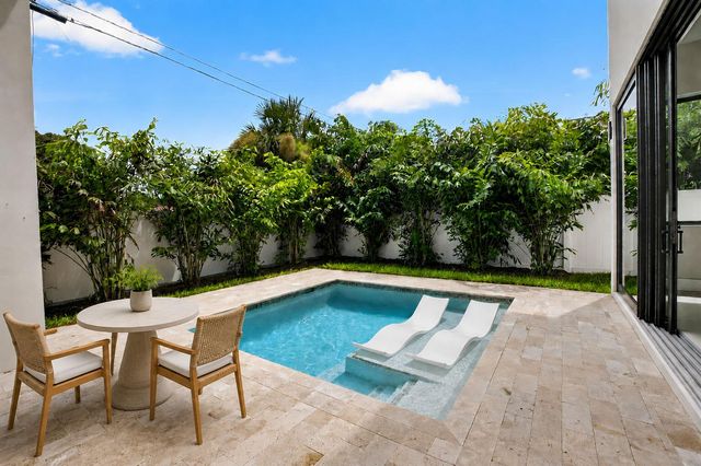 209 SE 5TH Street, Delray Beach, FL 33483