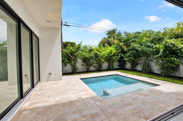 209 SE 5TH Street, Delray Beach, FL 33483