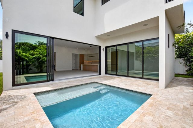 209 SE 5TH Street, Delray Beach, FL 33483
