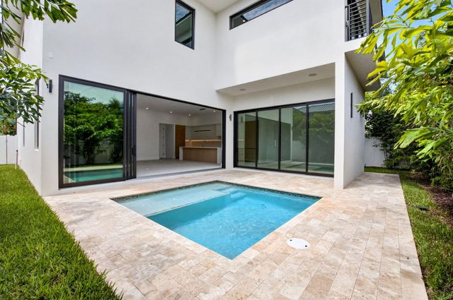 209 SE 5TH Street, Delray Beach, FL 33483