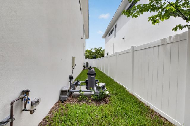 209 SE 5TH Street, Delray Beach, FL 33483
