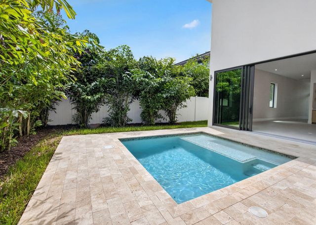 209 SE 5TH Street, Delray Beach, FL 33483