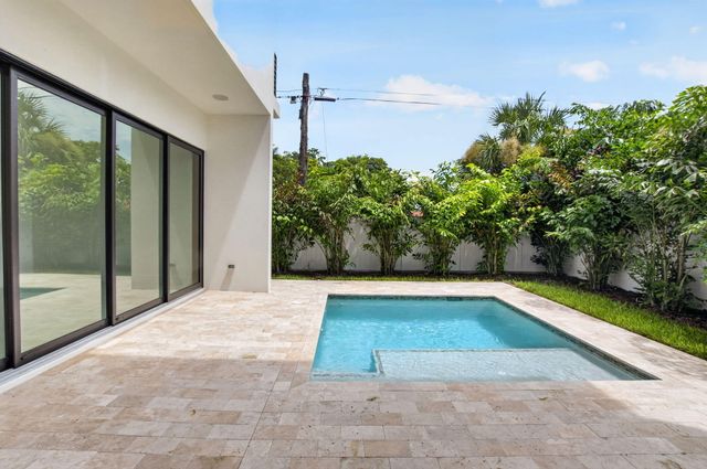 209 SE 5TH Street, Delray Beach, FL 33483