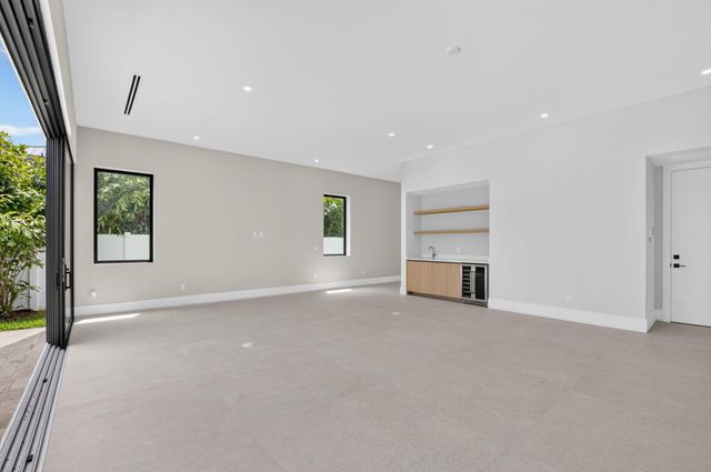 209 SE 5TH Street, Delray Beach, FL 33483