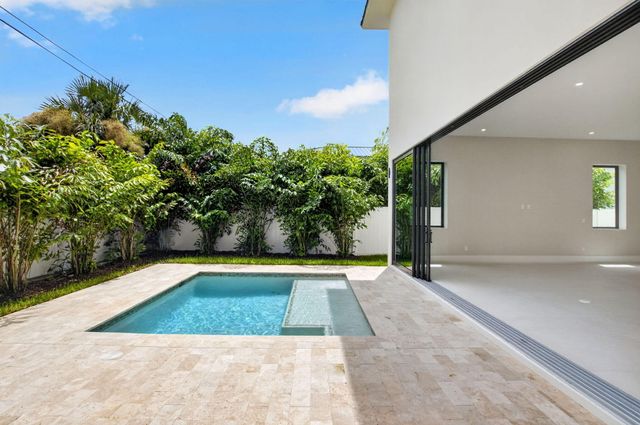 209 SE 5TH Street, Delray Beach, FL 33483
