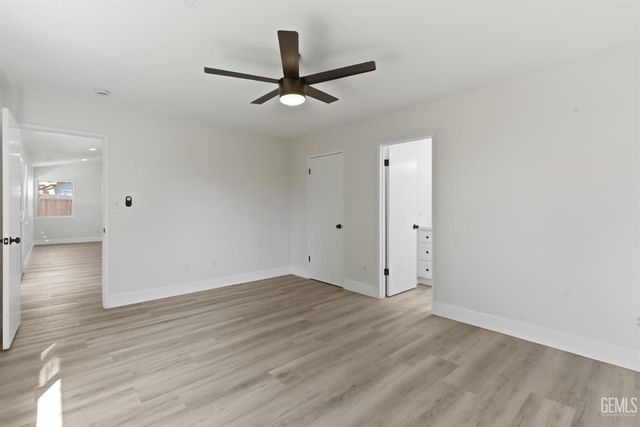 10117 Thistledown Lane, Bakersfield, CA 93312