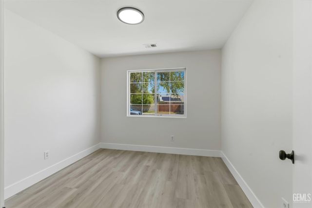 10117 Thistledown Lane, Bakersfield, CA 93312