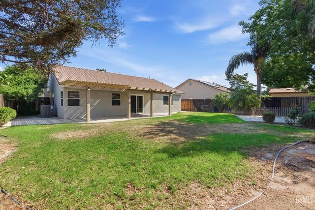 10117 Thistledown Lane, Bakersfield, CA 93312