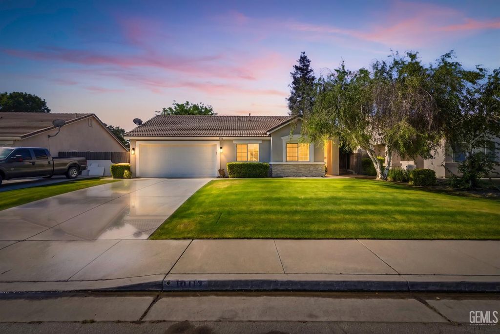 10117 Thistledown Lane, Bakersfield, CA 93312