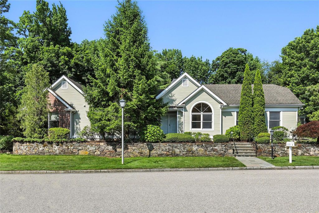 9 Glenbrooke Drive, White Plains, NY 10605