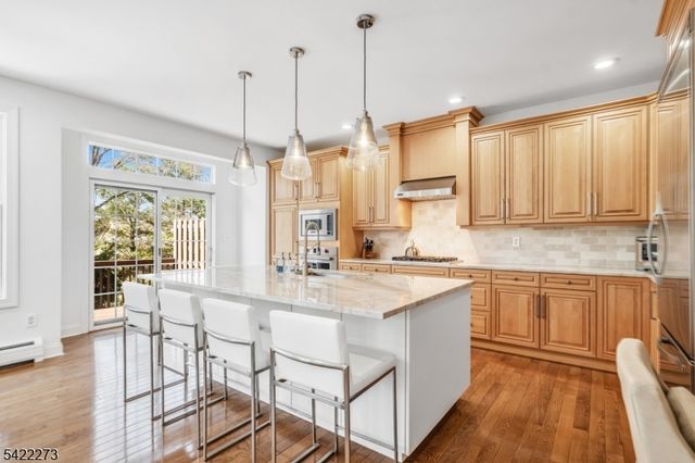 10 Skyview Dr, North Haledon Boro, NJ 07508