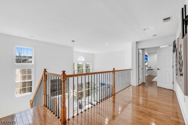 10 Skyview Dr, North Haledon Boro, NJ 07508