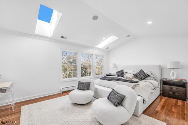 10 Skyview Dr, North Haledon Boro, NJ 07508