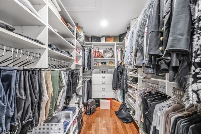 10 Skyview Dr, North Haledon Boro, NJ 07508