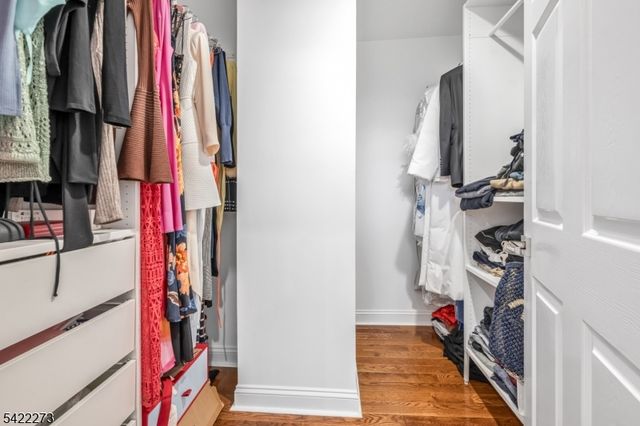 10 Skyview Dr, North Haledon Boro, NJ 07508