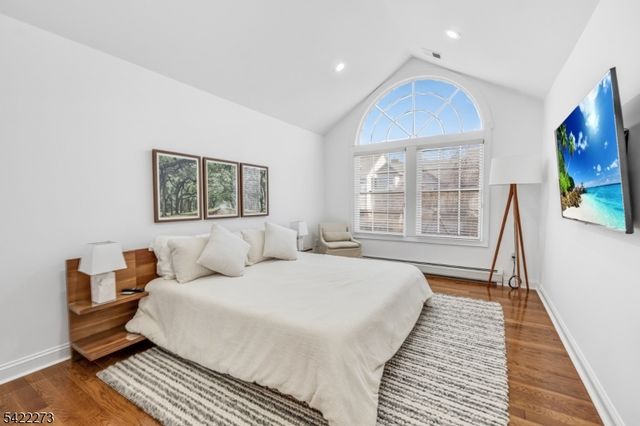 10 Skyview Dr, North Haledon Boro, NJ 07508