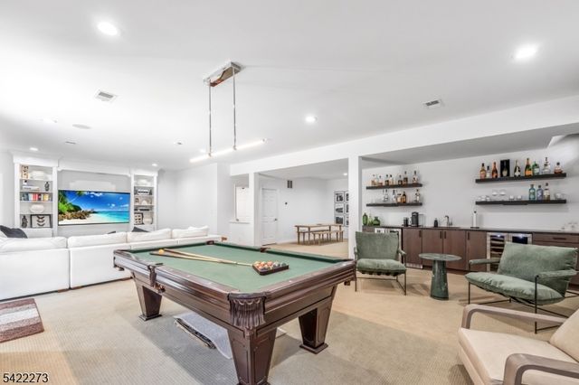 10 Skyview Dr, North Haledon Boro, NJ 07508