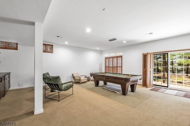10 Skyview Dr, North Haledon Boro, NJ 07508