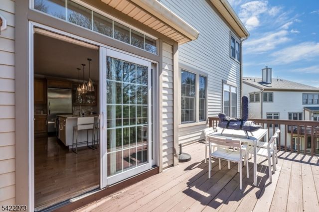 10 Skyview Dr, North Haledon Boro, NJ 07508