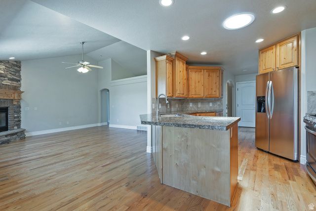 1376 W JORDAN HILLS DR, South Jordan, UT 84095
